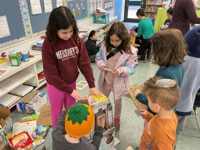 nava kest w little kids tu bishvat- smaller.JPEG